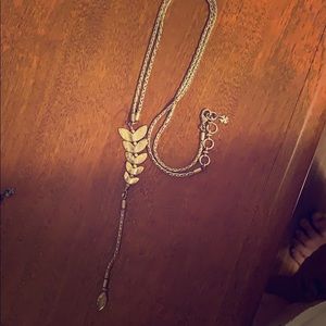 Lucky brand leaf necklace